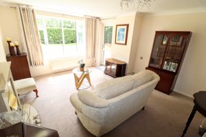 Lounge/Diner- click for photo gallery